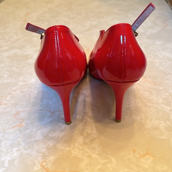 Lucy Choi London NIB fire engine red patent leather heels - Picture 3 of 6